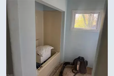 213 W Decatur Street, Madison, NC 27025 - Photo 8