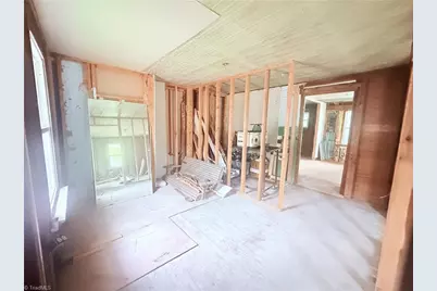 213 W Decatur Street, Madison, NC 27025 - Photo 10