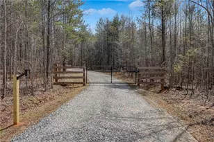 1034 Brooks Rd, Reidsville, NC 27320 - Photo 2