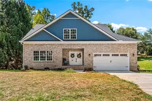 4642 Pebble Lake Dr, Pfafftown, NC 27040 - Photo 36