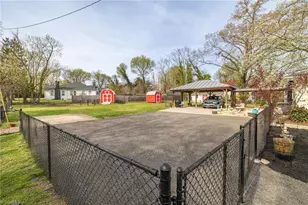 421 Chestnut St, Eden, NC 27288 - Photo 32