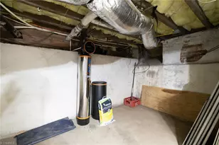 421 Chestnut St, Eden, NC 27288 - Photo 28