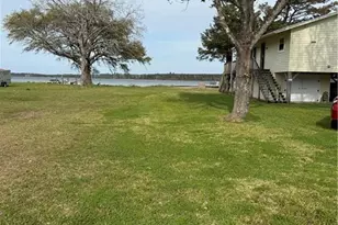 197 S River Dr, Beaufort, NC 28516 - Photo 2