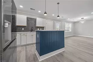 122 S School St, Burlington, NC 27217 - Photo 4