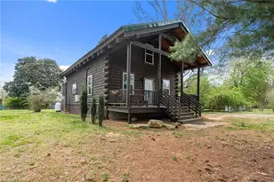 256 Bear Rd, Madison, NC 27025 - Photo 2