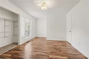 301 Village Ln, Greensboro, NC 27409 - Photo 18