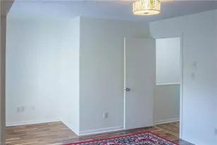 301 Village Ln, Greensboro, NC 27409 - Photo 14