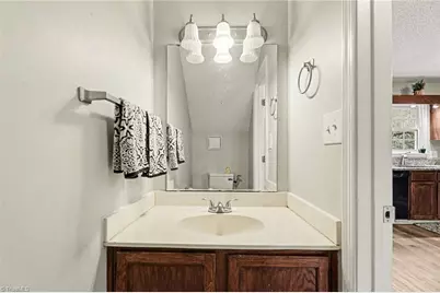 5518 Cobble Glen Court, Greensboro, NC 27407 - Photo 10