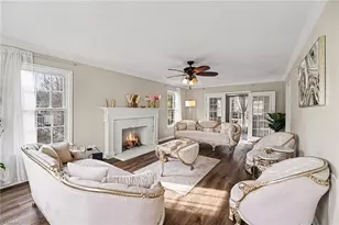 5518 Cobble Glen Ct, Greensboro, NC 27407 - Photo 4