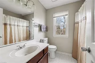 5518 Cobble Glen Ct, Greensboro, NC 27407 - Photo 20