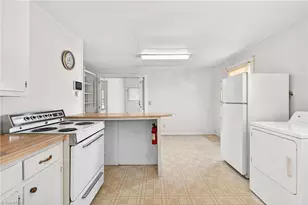 1028 Queen Ann St, Burlington, NC 27217 - Photo 14