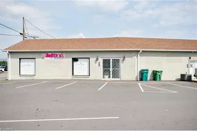 105 Llewellyn Street, Dobson, NC 27017 - Photo 4