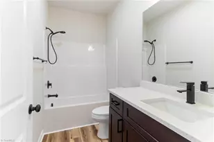 1517 Belmont St, Burlington, NC 27215 - Photo 16