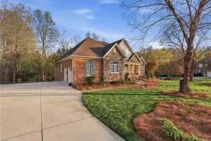 613 Nickel Creek Ct, Kernersville, NC 27284 - Photo 2