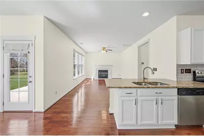 4715 Lenox Hill Place, Charlotte, NC 28269 - Photo 14