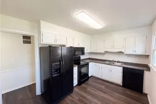 4050 Huntingreen Ln, Winston-Salem, NC 27106 - Photo 2