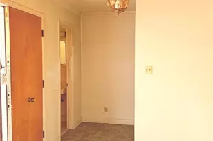 2914 Cornwallis Dr W, Greensboro, NC 27408 - Photo 6