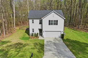 527 Dogwood Dr, Liberty, NC 27298 - Photo 2