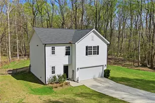 527 Dogwood Dr, Liberty, NC 27298 - Photo 2