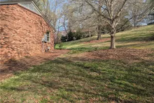 4661 Kinnamon Rd, Winston-Salem, NC 27103 - Photo 4