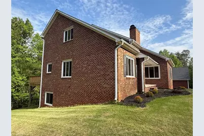 2528 Treetop Lane, Winston-Salem, NC 27101 - Photo 4