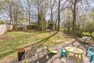 2328 Lyndhurst Ave, Winston-Salem, NC 27103 - Photo 18