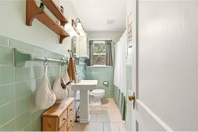 2328 Lyndhurst Avenue, Winston-Salem, NC 27103 - Photo 12