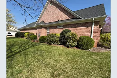 5804 Brakenwood Lane, Pfafftown, NC 27040 - Photo 8