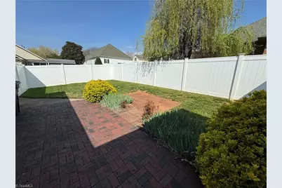 5804 Brakenwood Lane, Pfafftown, NC 27040 - Photo 12