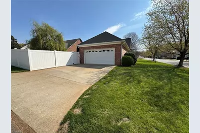 5804 Brakenwood Lane, Pfafftown, NC 27040 - Photo 10