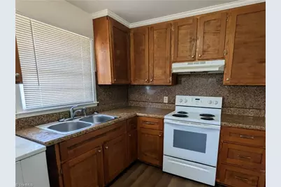 4004 Wooddale Lane, Greensboro, NC 27405 - Photo 6