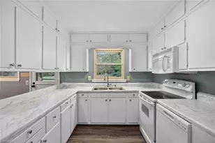 113 Green Valley Rd, Greensboro, NC 27408 - Photo 4