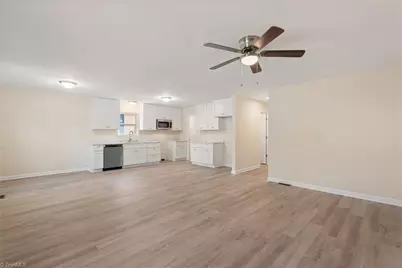 712 Richmond Avenue, Burlington, NC 27217 - Photo 8