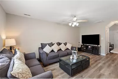 200 Rodelia Street #F, Thomasville, NC 27360 - Photo 4