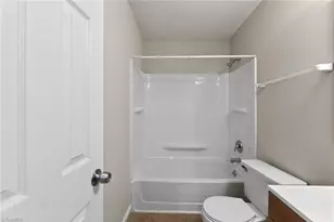 2733 Cottage Pl, Greensboro, NC 27455 - Photo 8