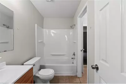 2733 Cottage Place, Greensboro, NC 27455 - Photo 18