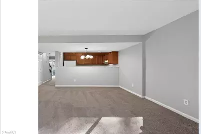 2733 Cottage Place, Greensboro, NC 27455 - Photo 4
