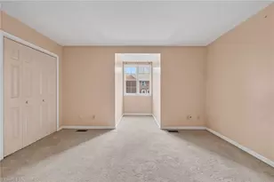 2733 Cottage Pl, Greensboro, NC 27455 - Photo 16