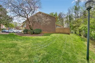 2733 Cottage Pl, Greensboro, NC 27455 - Photo 28