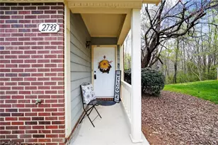 2733 Cottage Pl, Greensboro, NC 27455 - Photo 2