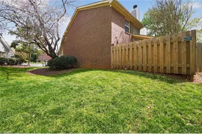 2733 Cottage Place, Greensboro, NC 27455 - Photo 22
