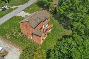 2173 Hawthorne Ln, Wilkesboro, NC 28697 - Photo 6