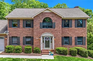 2173 Hawthorne Ln, Wilkesboro, NC 28697 - Photo 2
