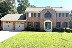 2173 Hawthorne Ln, Wilkesboro, NC 28697 - Photo 1