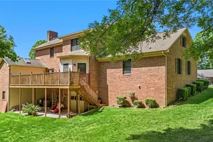 2173 Hawthorne Ln, Wilkesboro, NC 28697 - Photo 4