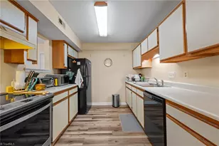 5523 Hornaday Rd, Greensboro, NC 27409 - Photo 10