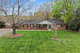 4401 Brookhaven Dr, Greensboro, NC 27406 - Photo 2