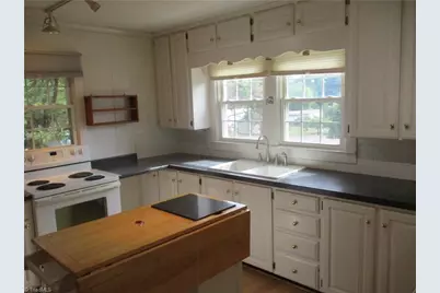 4236 Robertson Drive, Winston-Salem, NC 27101 - Photo 14