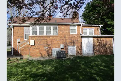 4236 Robertson Drive, Winston-Salem, NC 27101 - Photo 2