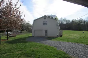 4236 Robertson Dr, Winston-Salem, NC 27101 - Photo 4